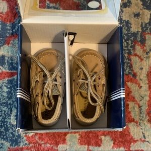 light brown sperry boy shoe